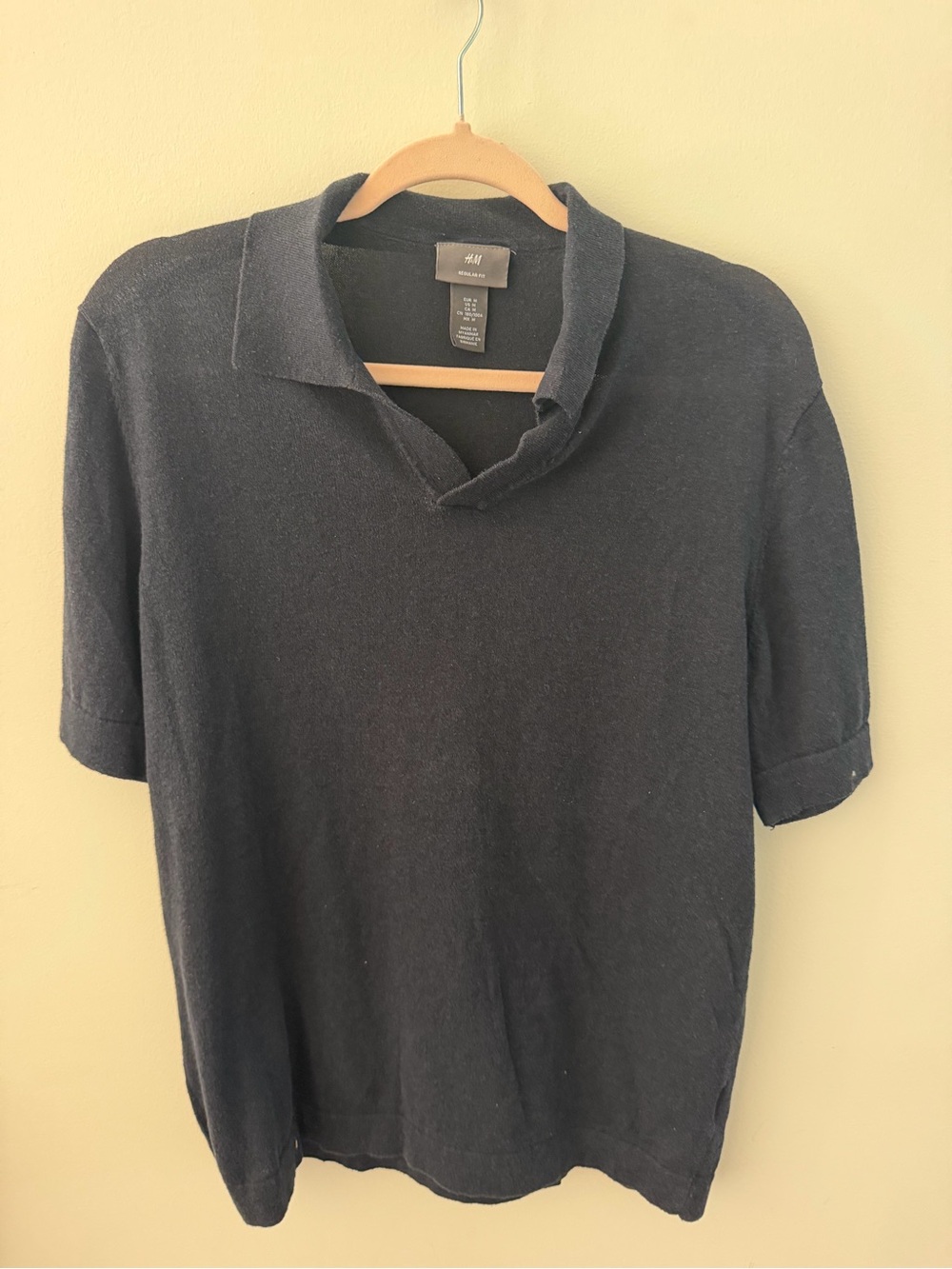 H&M Men’s Dark Navy Knit Open Collar Polo Shirt Size Medium
